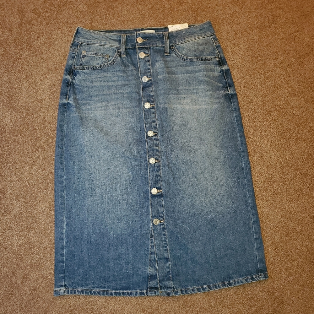 Button front denim skirt